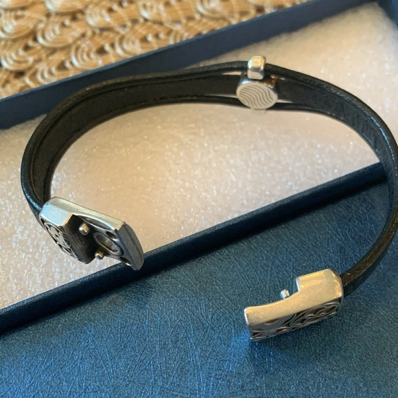 Women’s Small Black Leather Triple Strand Bracelet Magnetic Clasp and Blue Stone - Picture 3 of 9